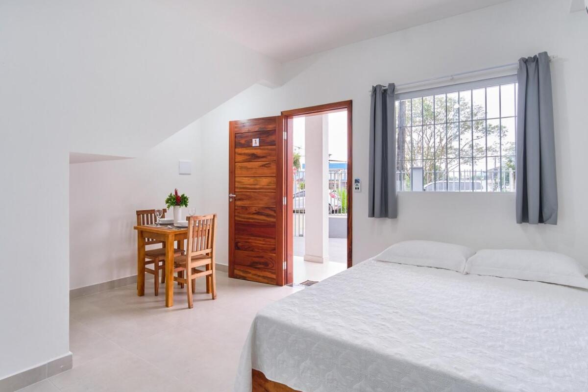 Apartamento Sol 1: Piscina/cozinha/ar - Apenas 600m Da *
